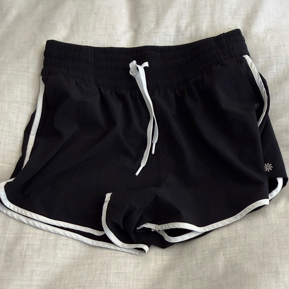 Athleta Weekender High Rise 3" Run Short